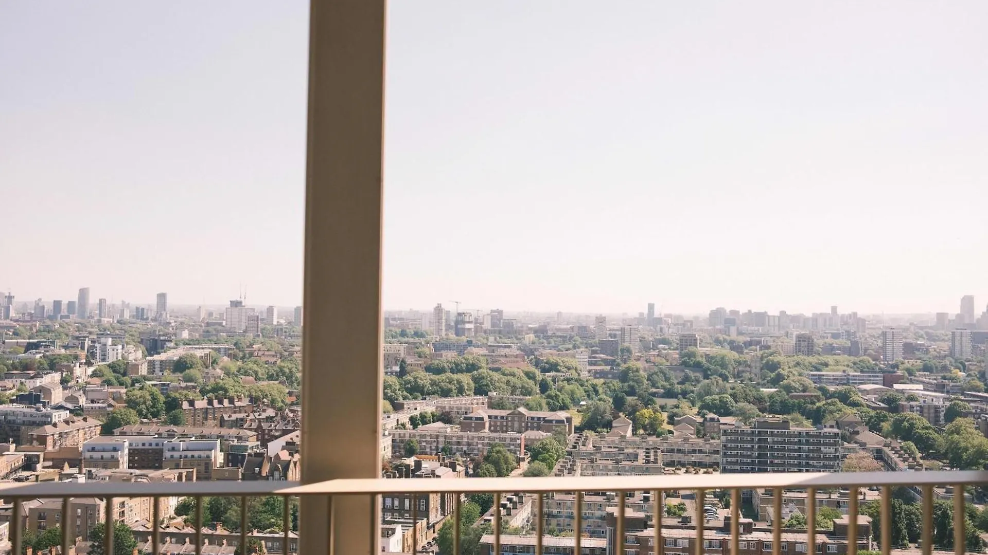 Luxury Skyline Living 2B2B Apartment Central London