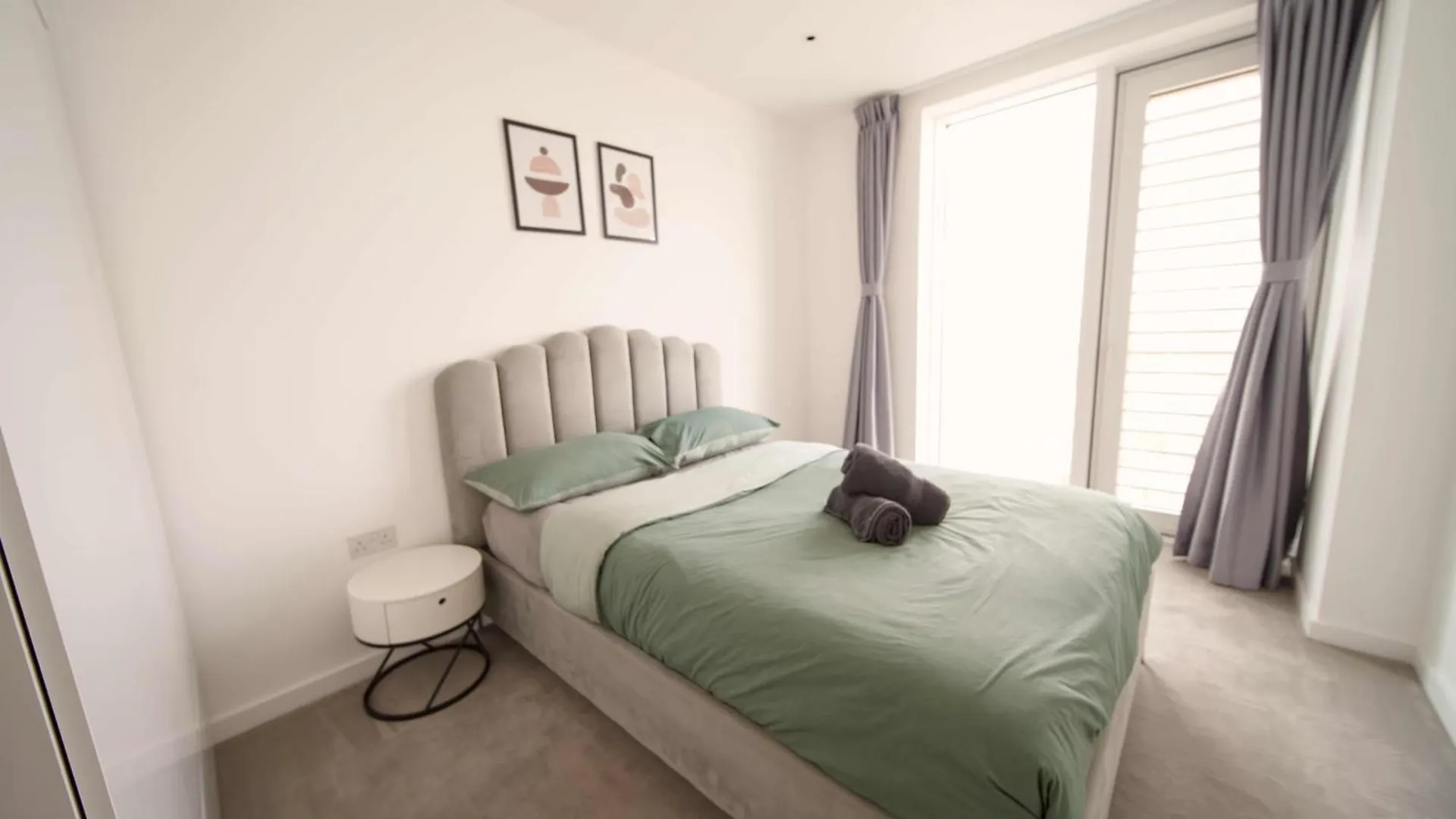 Luxury Skyline Living 2B2B Apartment Central London