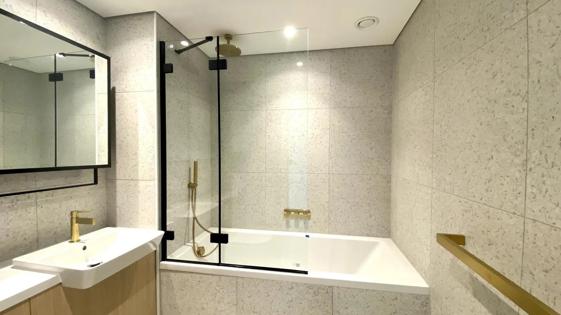Luxury Skyline Living 2B2B Apartment Central London